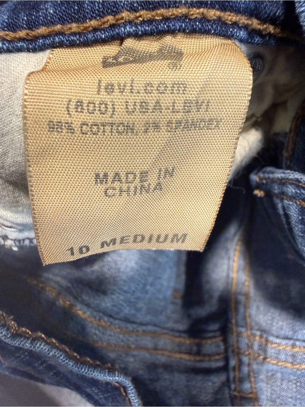 Levi’s 512 Perfectly Slimming Bootcut Jeans Women’s Size 10 Medium Wash Stretch - Picture 9 of 9